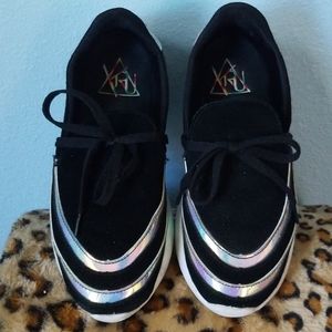 YRU Shoes ✨Glow in the Dark✨ (Size 8)